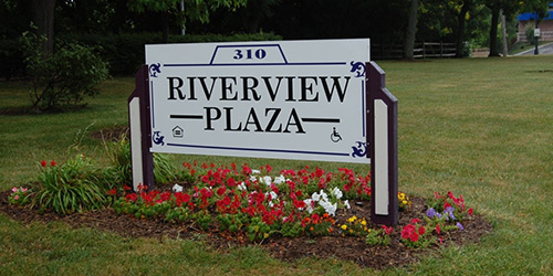 Riverview Plaza sign